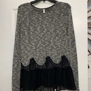 Small long sleeved shirt black